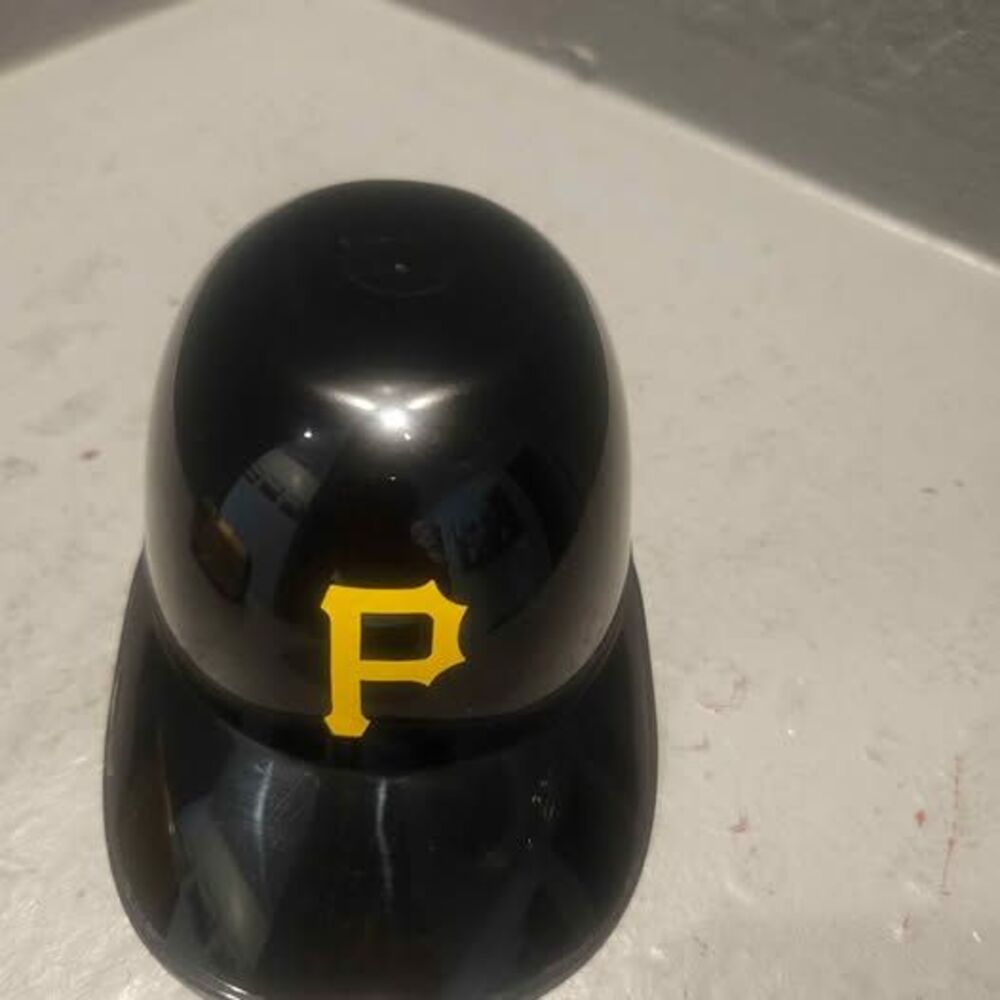Pittsburgh Pirates Plastic MLB Souvenir Ice Cream Mini Helmet